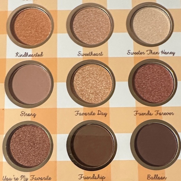 3/$60 🌸 Disney Winnie the Pooh Eyeshadow Palette - Yellow - Picture 8 of 9